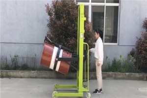 手動油桶搬運堆高車在使用中會出現哪些問題？如何快速解決？
