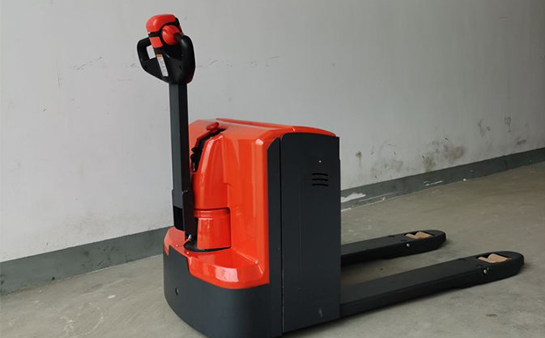 電動(dòng)搬運(yùn)車