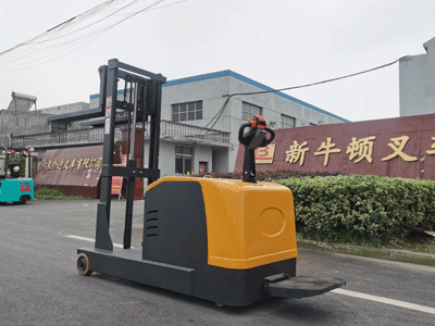 大噸位需求的朋友 要不要看看站駕式平衡重堆高車？