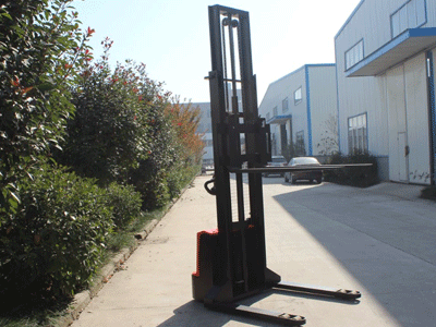 新牛頓堆高車產品