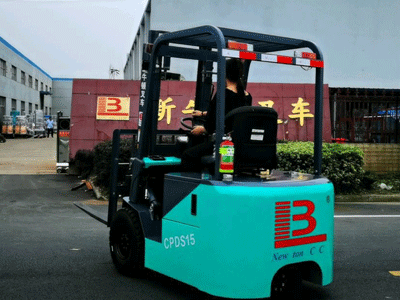 食品廠綠色電動叉車