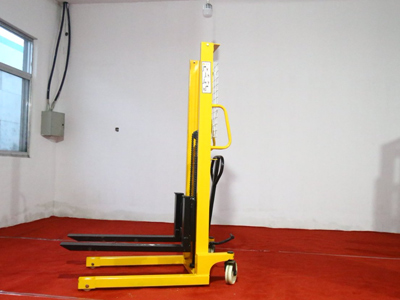 手動堆高車產品