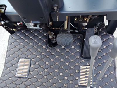 小轉(zhuǎn)彎半徑叉車(chē)