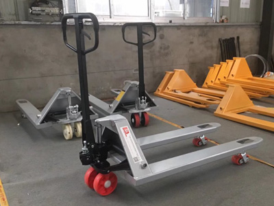 手動搬運車保養技巧:延長地牛使用壽命的5個方法