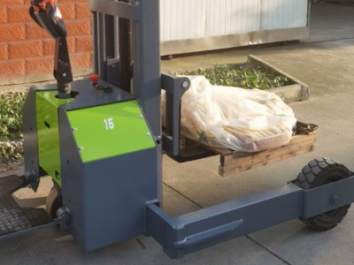 戶外作業電動堆高車怎么選?越野款舍它其誰